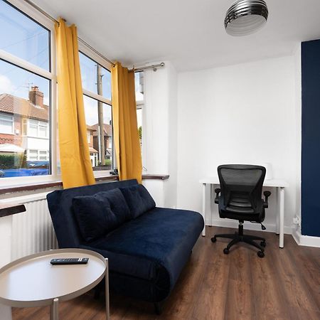 Comfy 3Br Home - Pool Table - Games - Sleeps 8 曼彻斯特 外观 照片