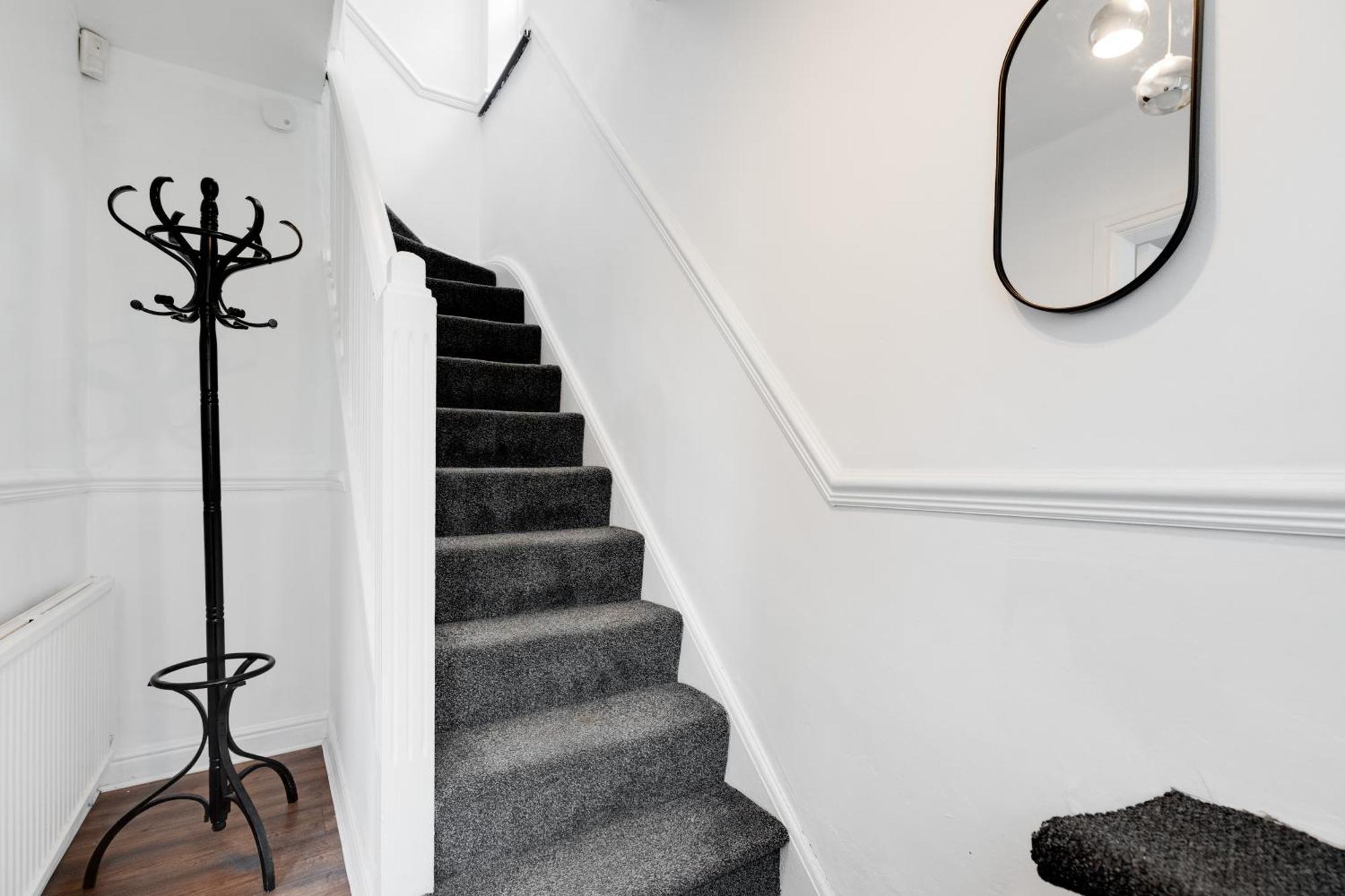 Comfy 3Br Home - Pool Table - Games - Sleeps 8 曼彻斯特 外观 照片